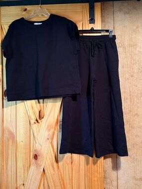 Women’s Black Two-Piece Relaxed Top and Wide-Leg Pants Set